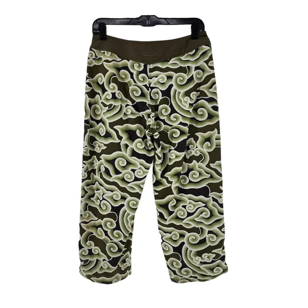 Patagonia women abstract